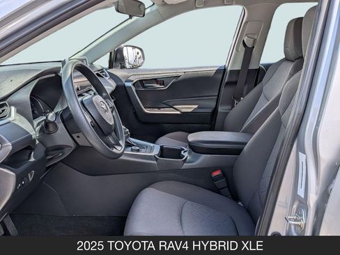 Used 2025 Toyota RAV4 XLE AWD/4WD image 14
