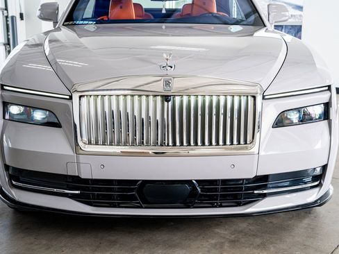 Used 2024 Rolls-Royce Spectre w/ Spectre Launch Package image 15