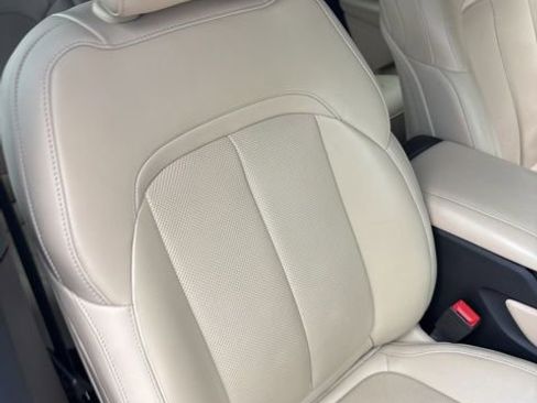 Used 2023 Jeep Grand Cherokee Limited w/ Luxury Tech Group II image 26