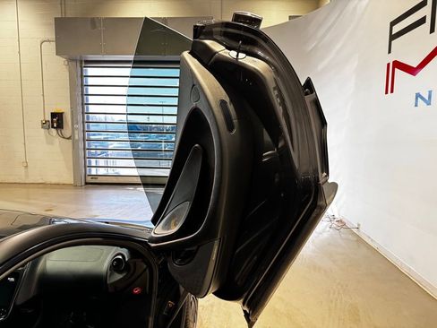 Used 2017 McLaren 570S Base image 32