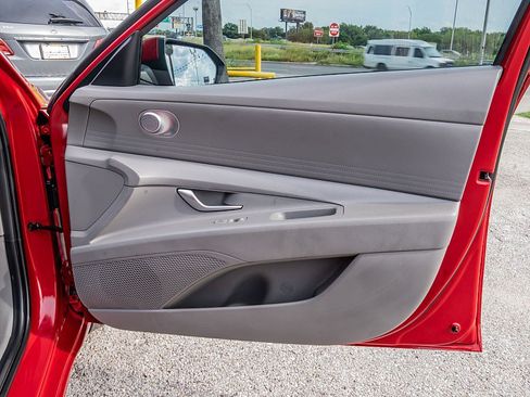 Used 2023 Hyundai Elantra SEL FWD image 12