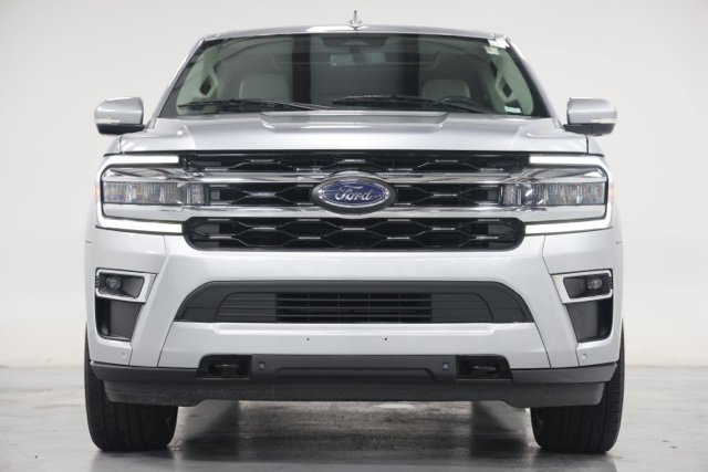 Used 2023 Ford Expedition Limited AWD/4WD image 2