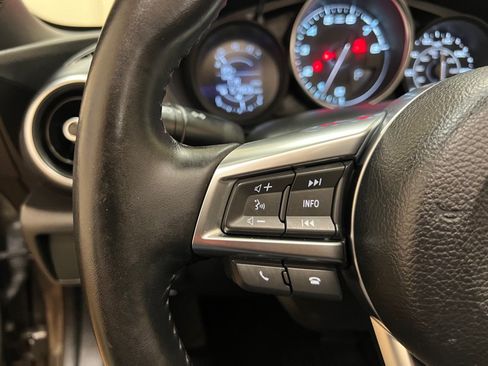 Used 2017 FIAT 124 Spider Classica RWD image 33