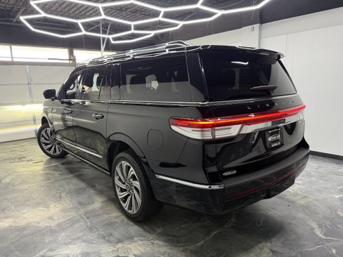 Used 2023 Lincoln Navigator L Reserve w/ Equipment Group 201A AWD/4WD image 3