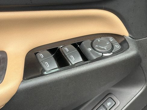 Used 2022 Chevrolet Equinox Premier image 22