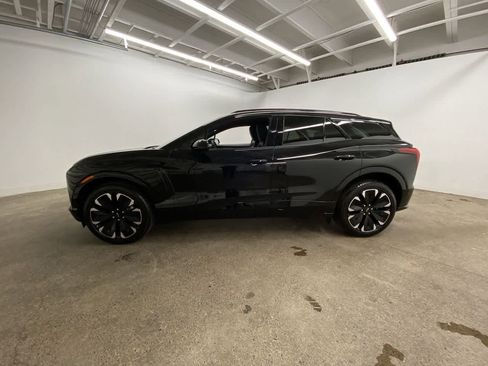 Used 2024 Chevrolet Blazer EV RS image 3