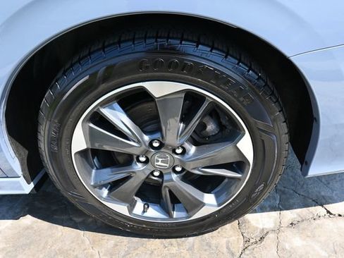 Used 2023 Honda Odyssey Elite image 13