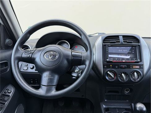 Used 2004 Toyota RAV4 2WD image 23