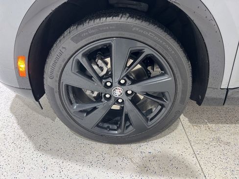 Used 2022 Buick Envision Essence w/ Sport Touring Package image 29