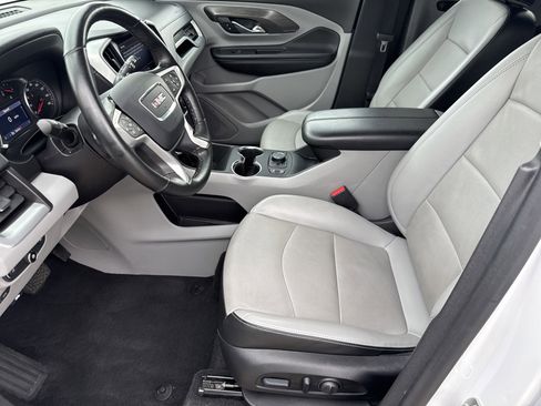 Used 2024 GMC Terrain SLT image 5