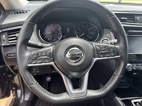 Used 2020 Nissan Rogue SV FWD image 27