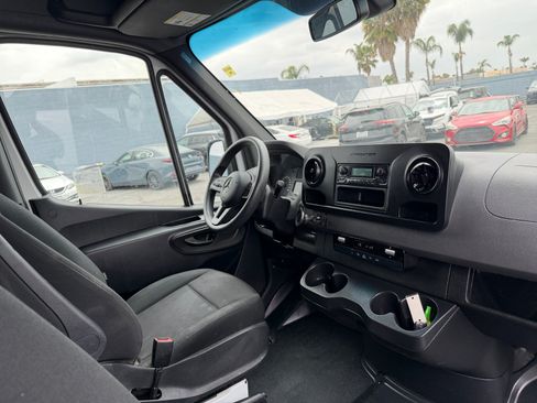 Used 2023 Mercedes-Benz Sprinter 2500 image 16