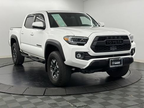 Used 2023 Toyota Tacoma TRD Off-Road AWD/4WD image 8