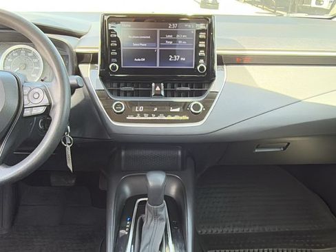 Used 2020 Toyota Corolla LE FWD image 33