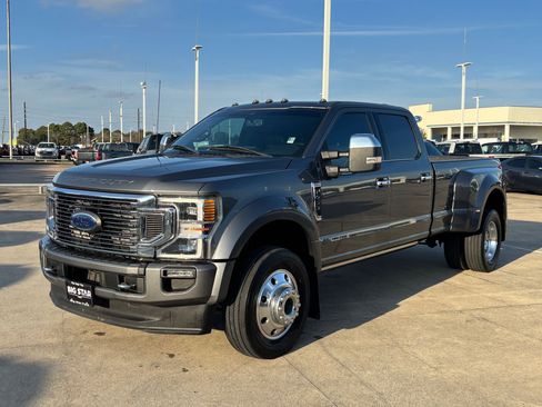 Used 2022 Ford F450 Platinum image 8