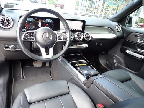 Used 2022 Mercedes-Benz GLB 250 4MATIC image 17
