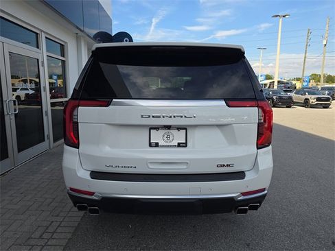 New 2026 GMC Yukon Denali w/ Sun & Power Step Package image 8