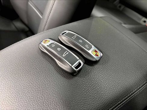 New 2026 Porsche Cayenne Coupe AWD/4WD image 37