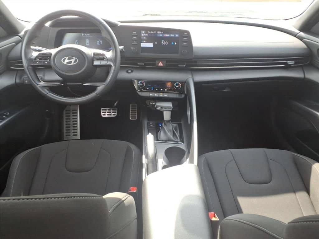 Used 2025 Hyundai Elantra Sport FWD image 24