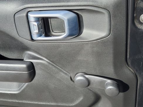 Used 2022 Jeep Wrangler Unlimited Sport image 18