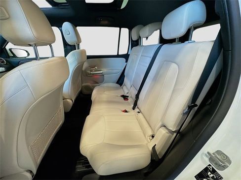 Certified 2025 Mercedes-Benz GLB 250 4MATIC image 25