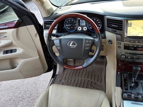 Used 2011 Lexus LX 570 4WD image 35