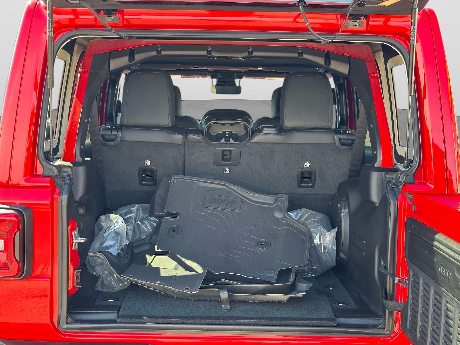 Used 2026 Jeep Wrangler Unlimited Rubicon 392 w/ Quick Order Package 27X Moab AWD/4WD image 12