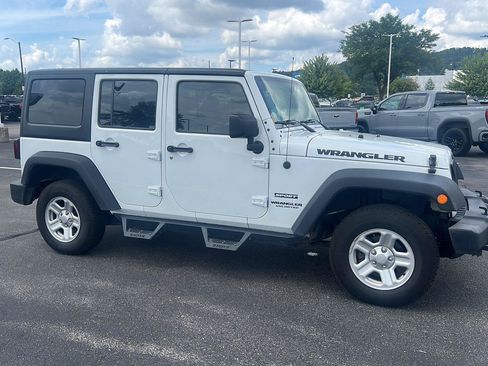 Used 2017 Jeep Wrangler Unlimited Sport w/ Max Tow Package AWD/4WD image 3