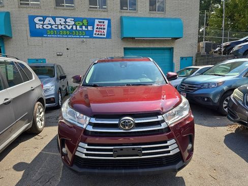 Used 2018 Toyota Highlander XLE AWD/4WD image 8