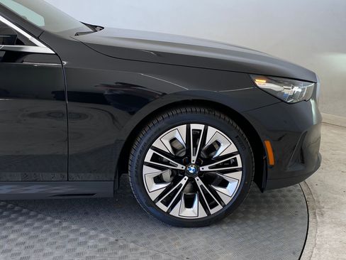 New 2026 BMW 530i xDrive w/ Premium Package image 11