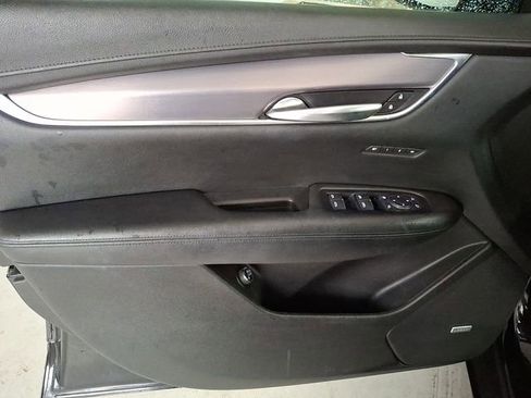 Used 2017 Cadillac XT5 Luxury image 9