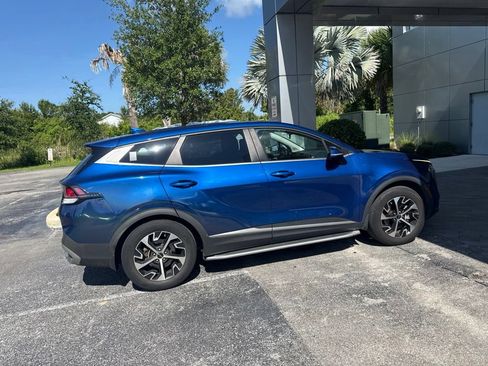 Used 2023 Kia Sportage EX FWD image 3