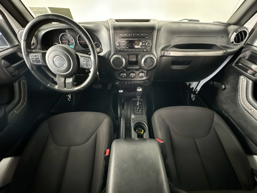 Used 2015 Jeep Wrangler Sport w/ Connectivity Group AWD/4WD image 10