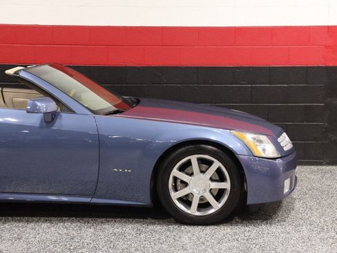 Used 2005 Cadillac XLR RWD image 6