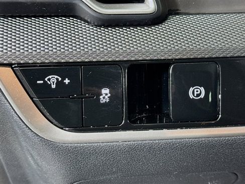 Certified 2025 Kia Sportage LX image 10