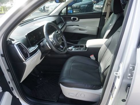 Used 2025 Kia Sorento EX FWD image 22