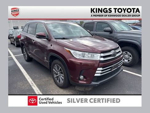 Used 2018 Toyota Highlander XLE AWD/4WD image 1
