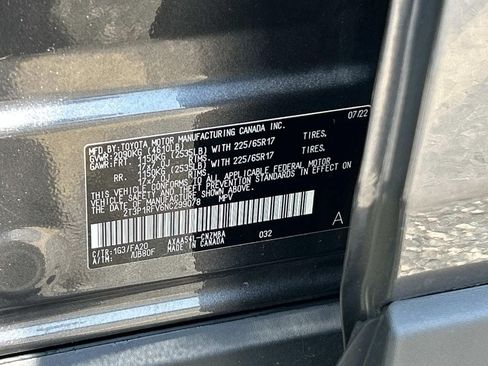 Used 2022 Toyota RAV4 XLE AWD/4WD image 10