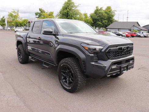 Used 2024 Toyota Tacoma TRD Off-Road w/ TRD Off Road Upgrade Package AWD/4WD image 3
