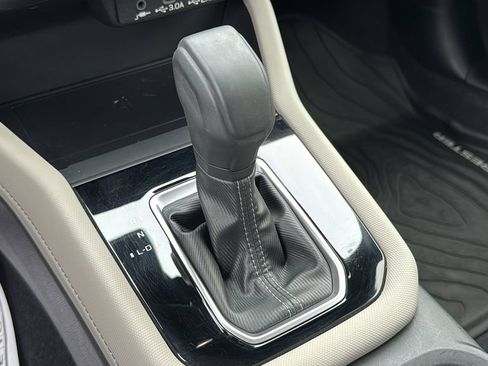 Certified 2025 Subaru Forester Premium AWD/4WD image 18