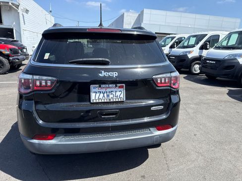 Used 2017 Jeep Compass Latitude w/ Popular Equipment Group FWD image 15
