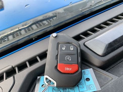 Used 2023 Jeep Wrangler Unlimited w/ Dual Top Group image 25