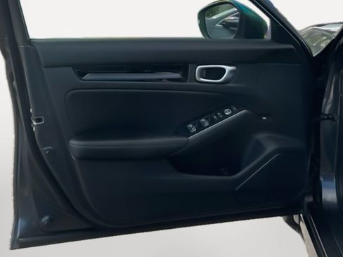 Used 2023 Honda Civic Touring image 12
