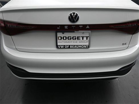 New 2026 Volkswagen Jetta SE image 10