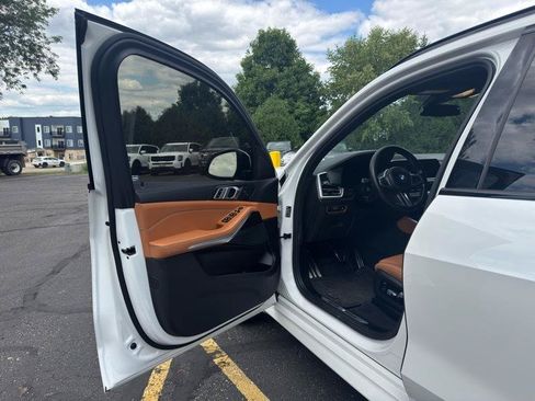 Used 2021 BMW X5 xDrive40i w/ M Sport Package AWD/4WD image 12