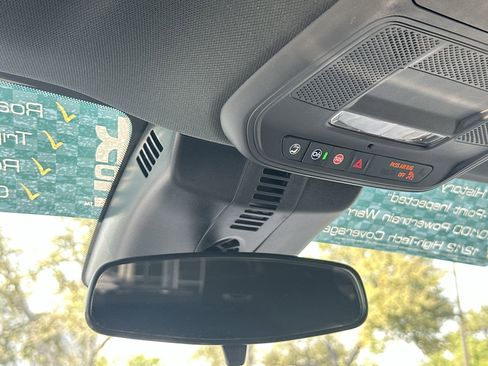 Used 2025 GMC Acadia Elevation image 28