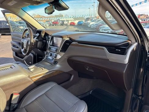 Used 2018 GMC Yukon Denali w/ Denali Ultimate Package AWD/4WD image 43