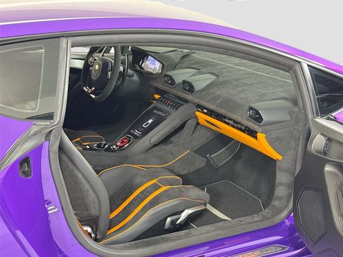 Used 2023 Lamborghini Huracan Tecnica image 19