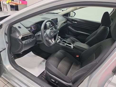 Used 2024 Nissan Altima 2.5 SV FWD image 27