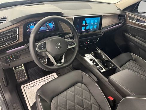 Used 2025 Volkswagen Atlas SEL Premium R-Line image 12